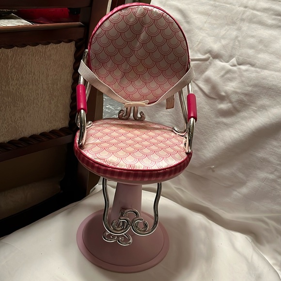 Our Generation doll accessory beauty shop chair for 18” dolls - Picture 1 of 3